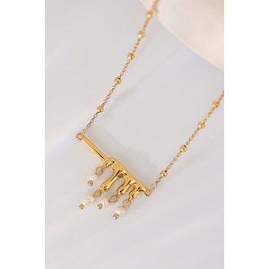 Asymmetrical Pearls Bar Necklace